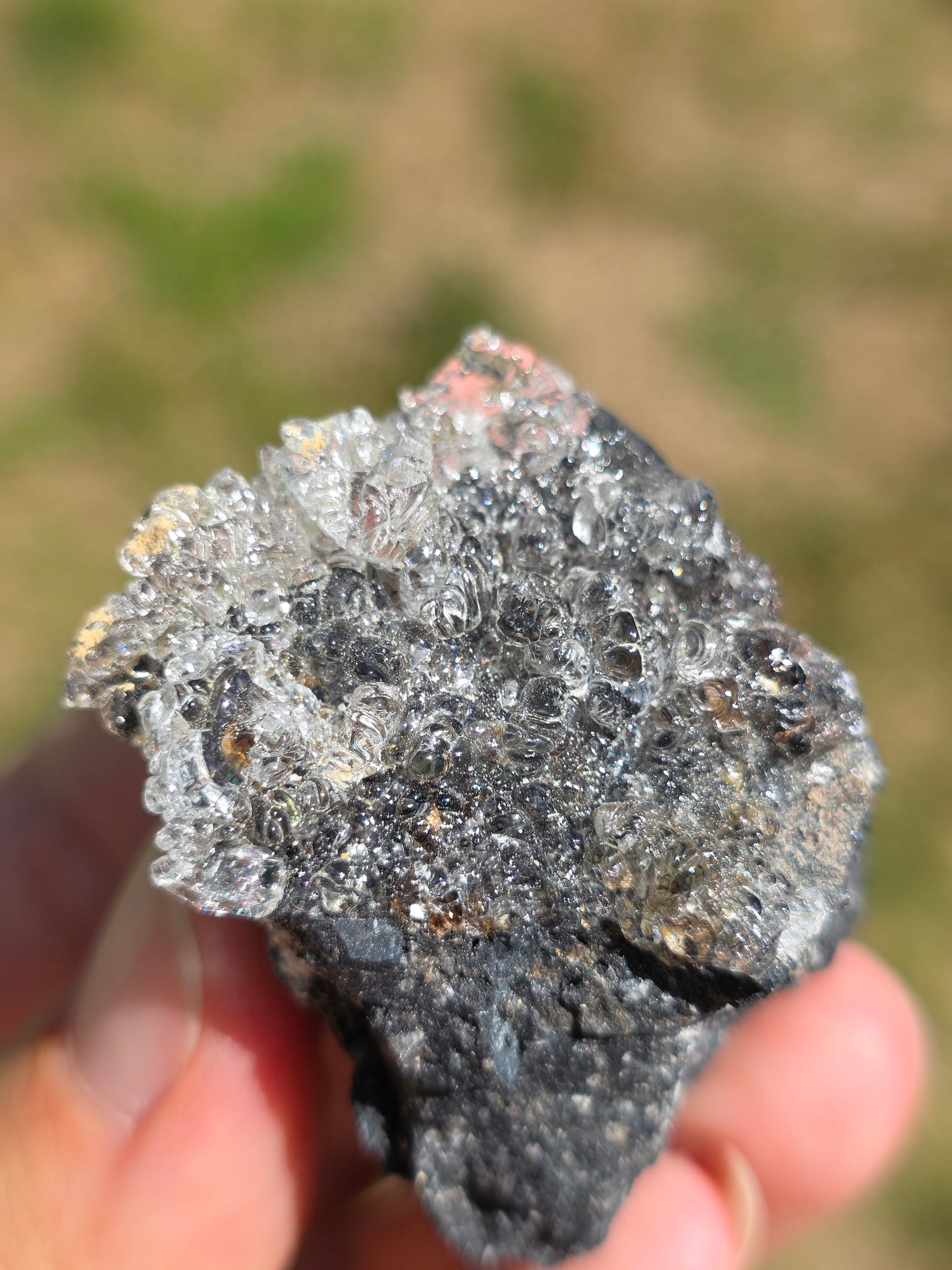 Opale Hyalite brute sur gangue de Hongrie