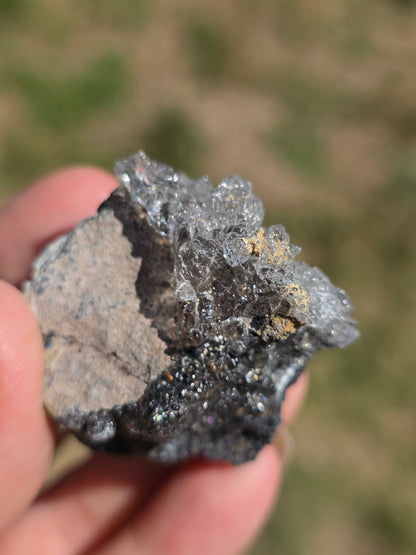 Opale Hyalite brute sur gangue de Hongrie
