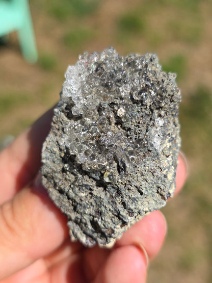 Opale Hyalite brute sur gangue de Hongrie