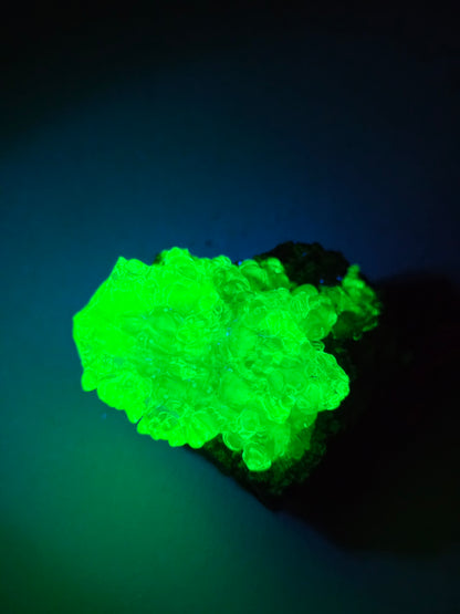 Opale Hyalite brute sur gangue UV