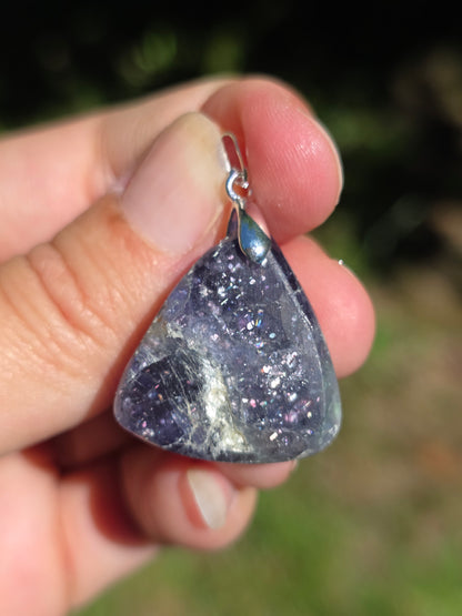 pendentif en Iolite Bloodshot