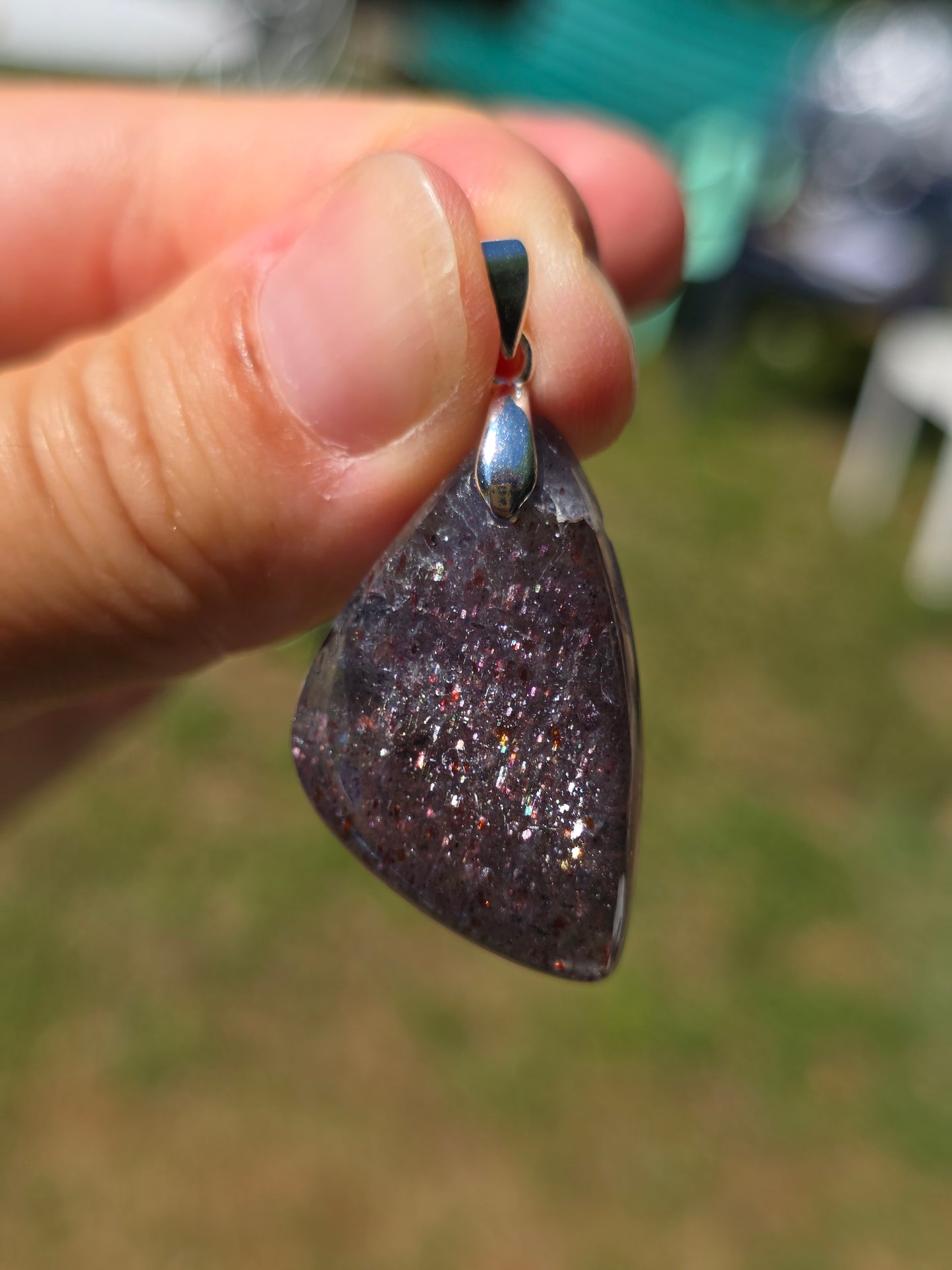 pendentif en Iolite Bloodshot