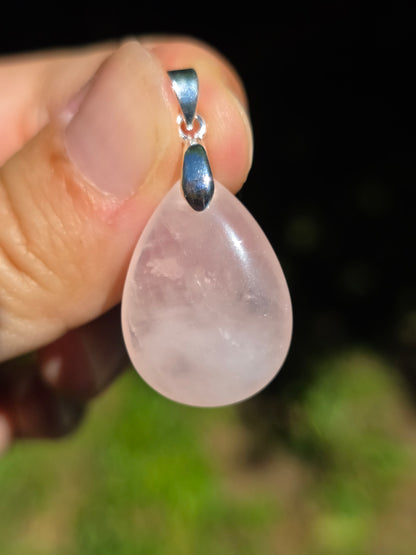 Joli pendentif en Quartz rose