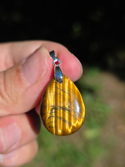 petit pendentif en Oeil de tigre