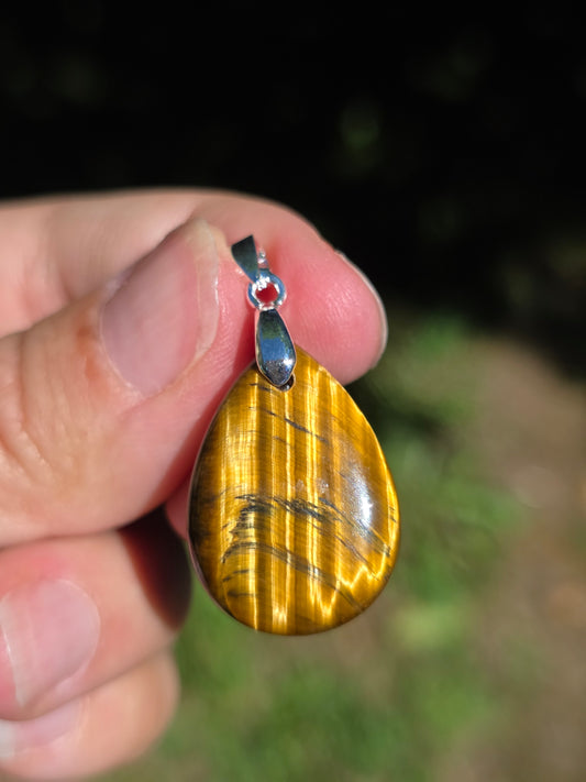 petit pendentif en Oeil de tigre