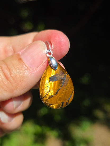 petit pendentif en Oeil de tigre
