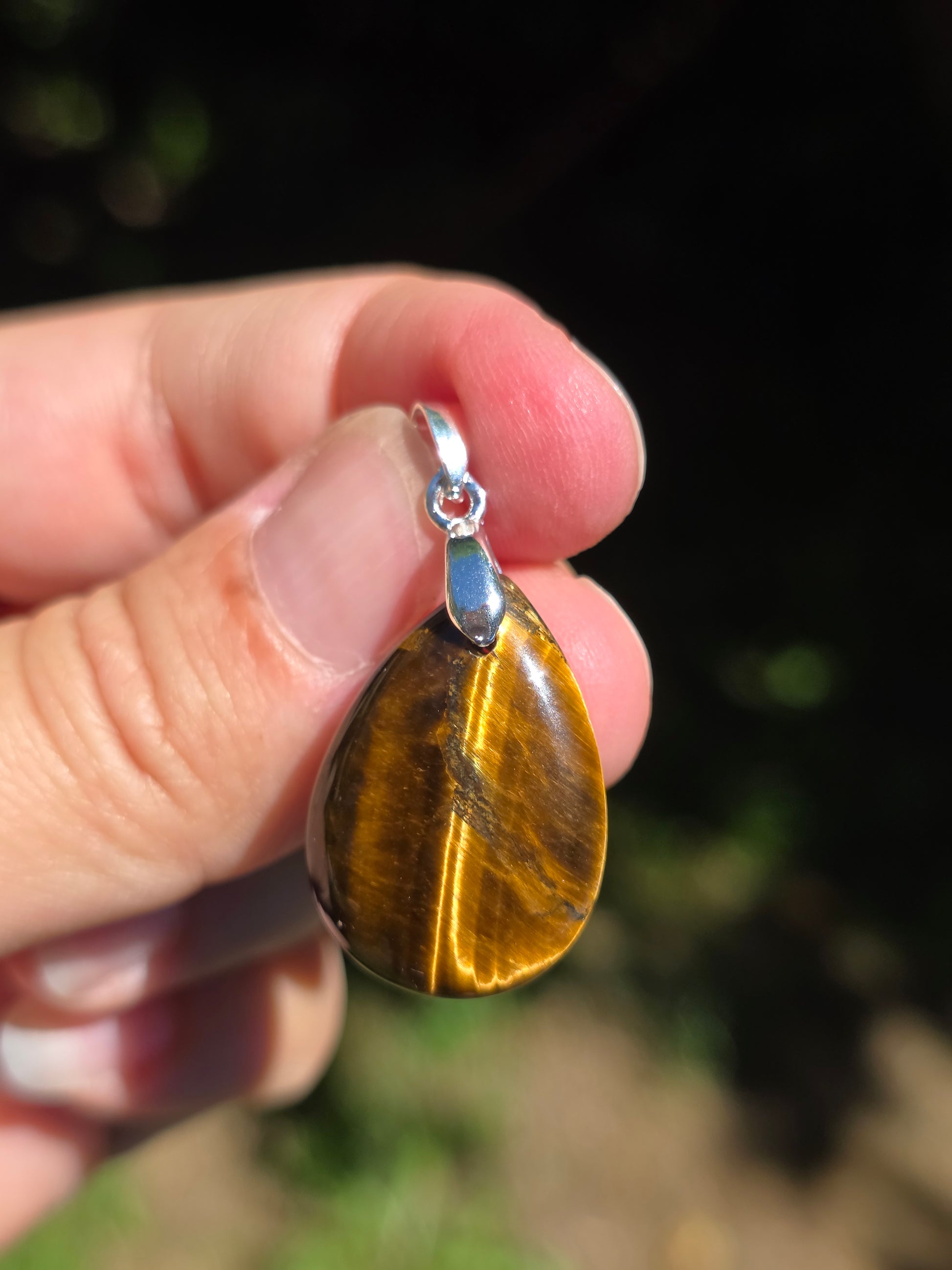 petit pendentif en Oeil de tigre