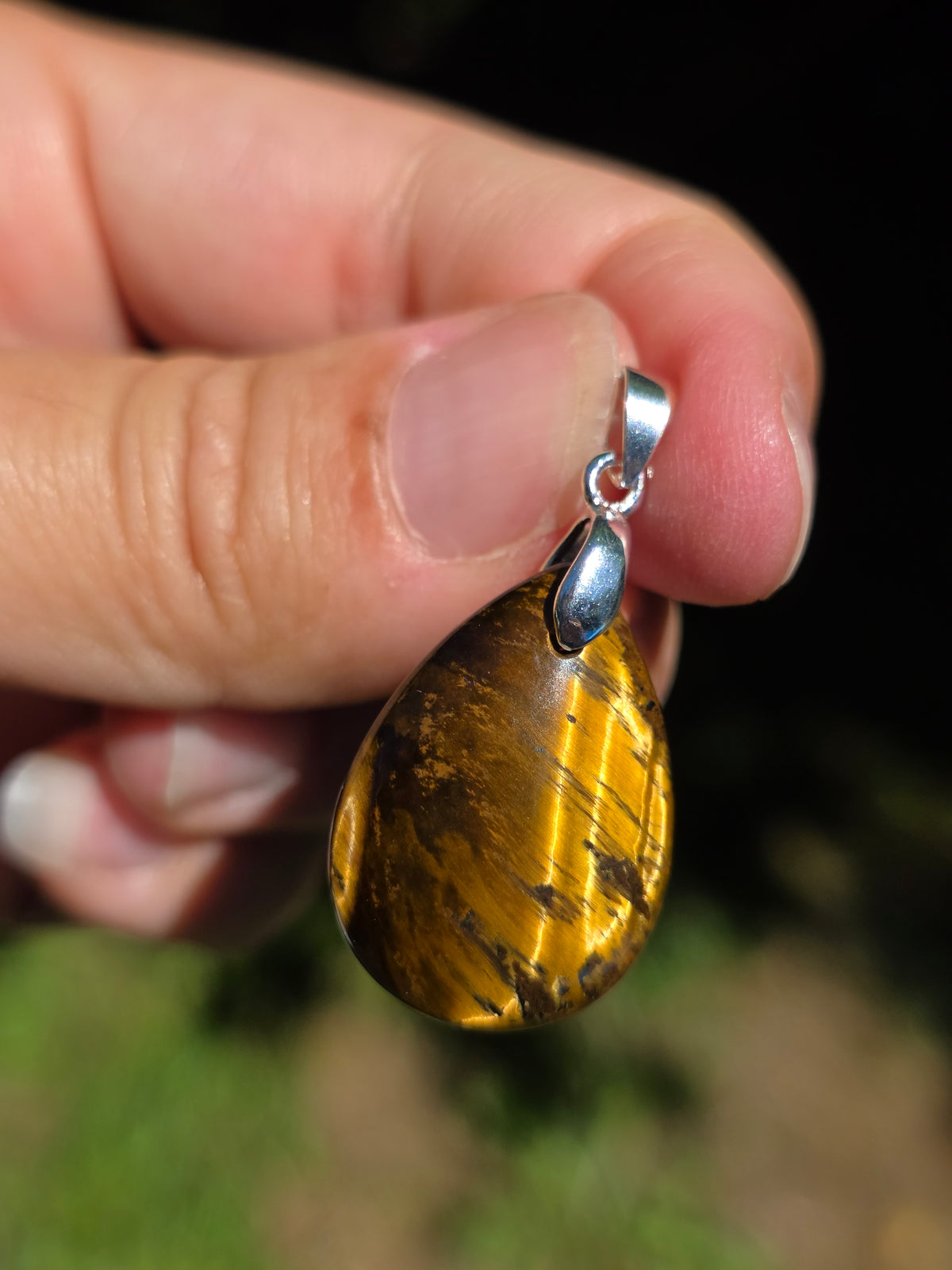 petit pendentif en Oeil de tigre