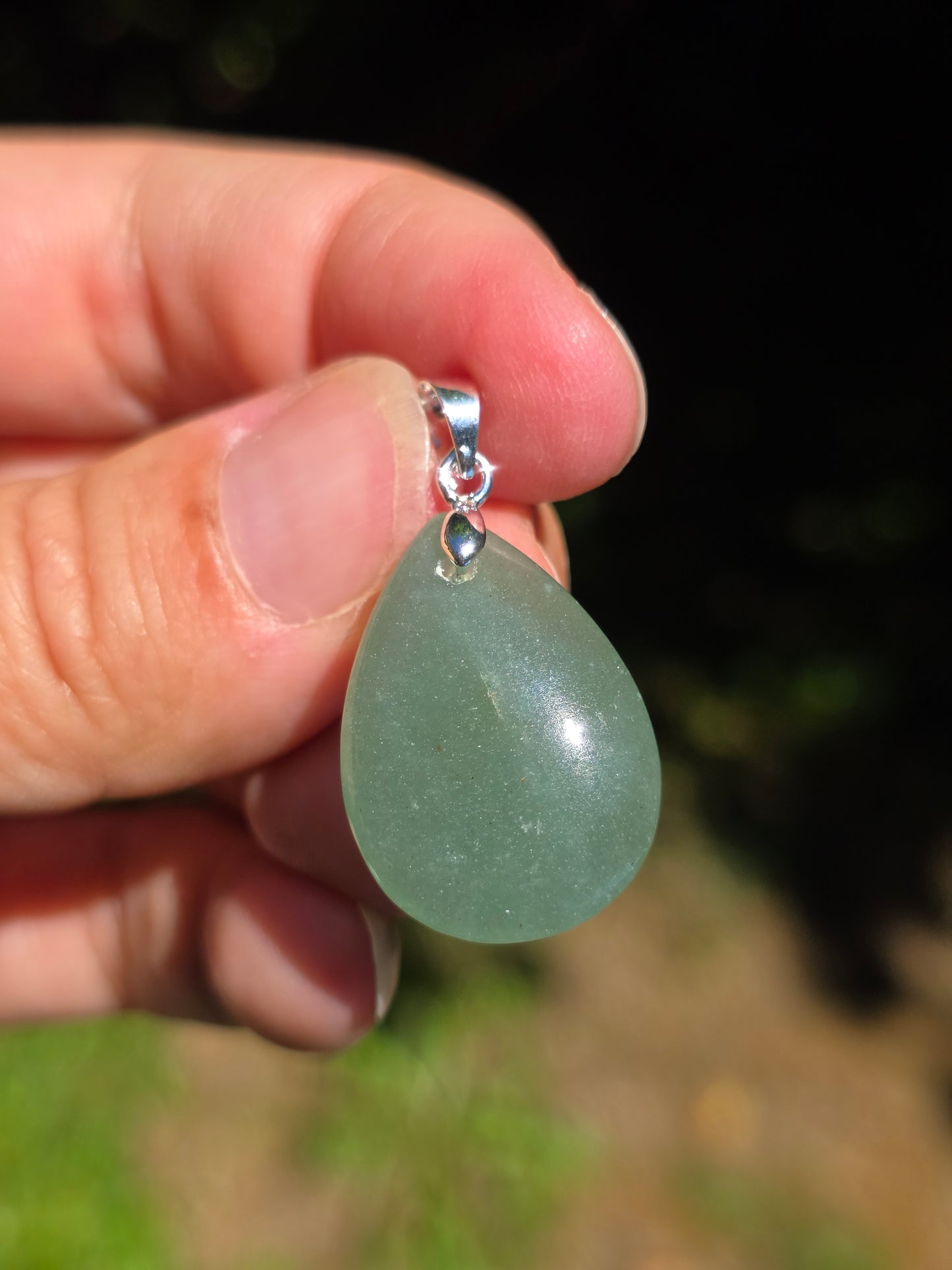Joli petit pendentif en Aventurine verte