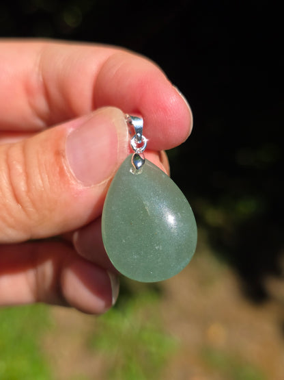 Joli petit pendentif en Aventurine verte