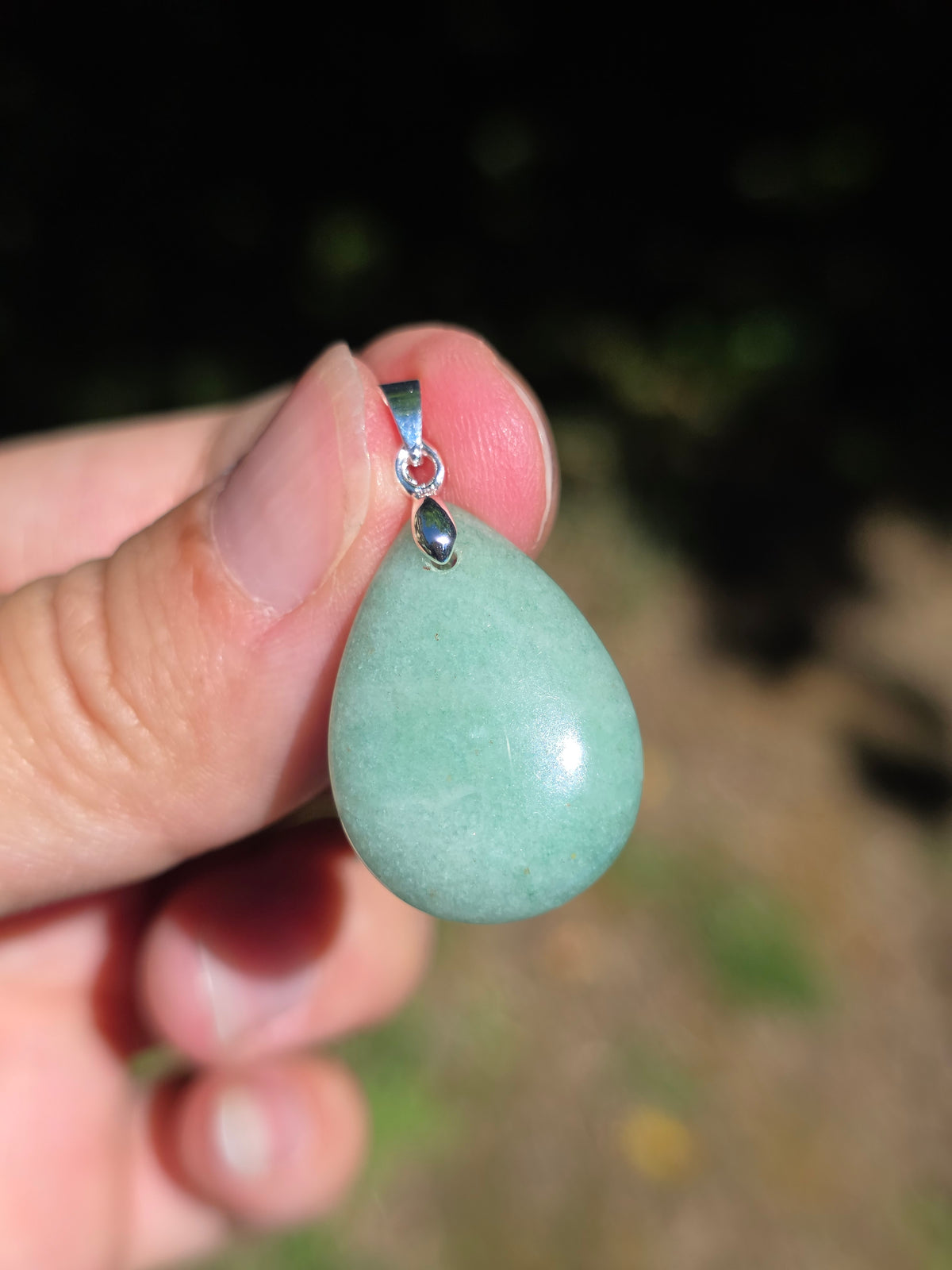 Joli petit pendentif en Aventurine verte