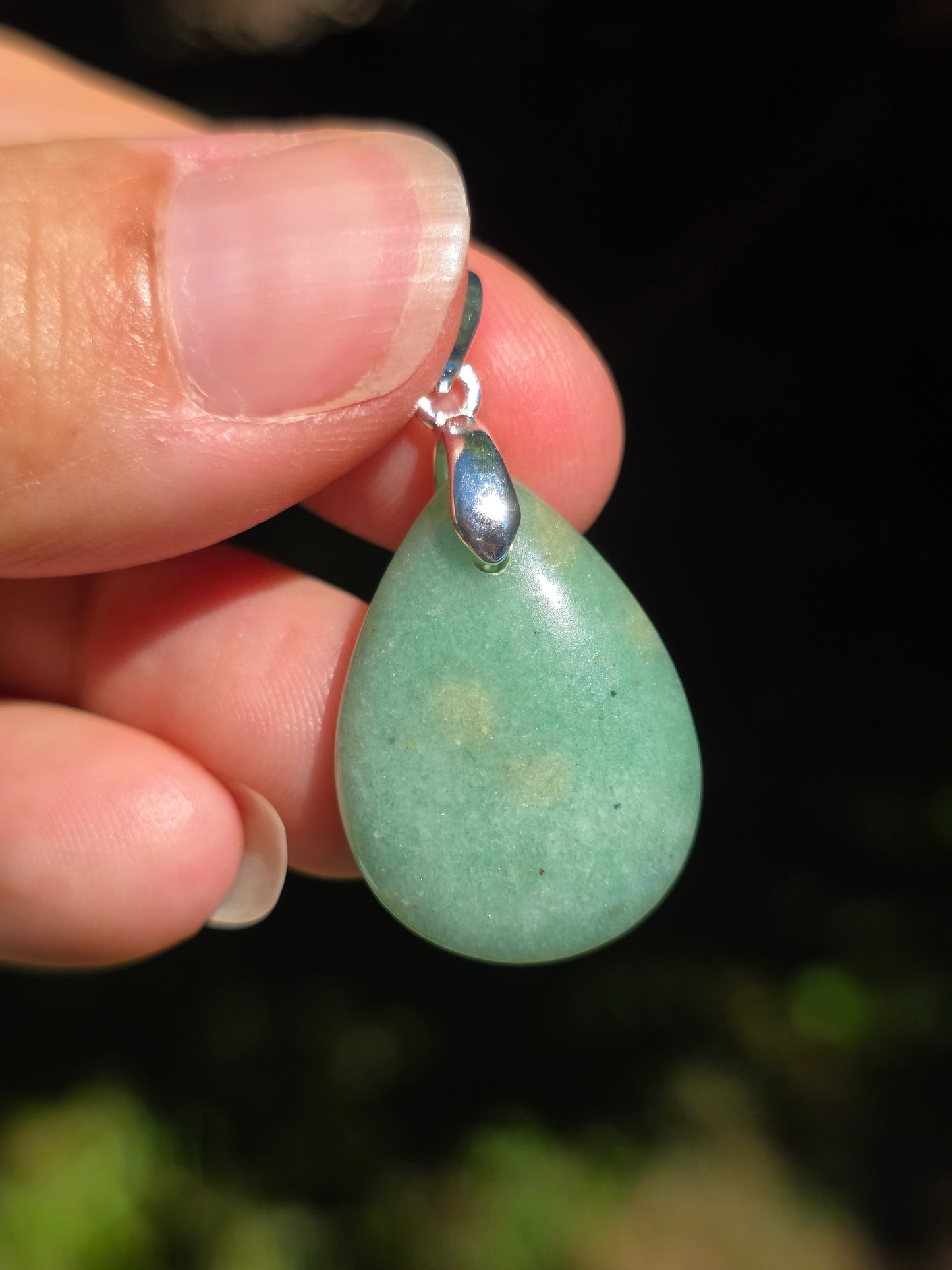 Joli petit pendentif en Aventurine verte