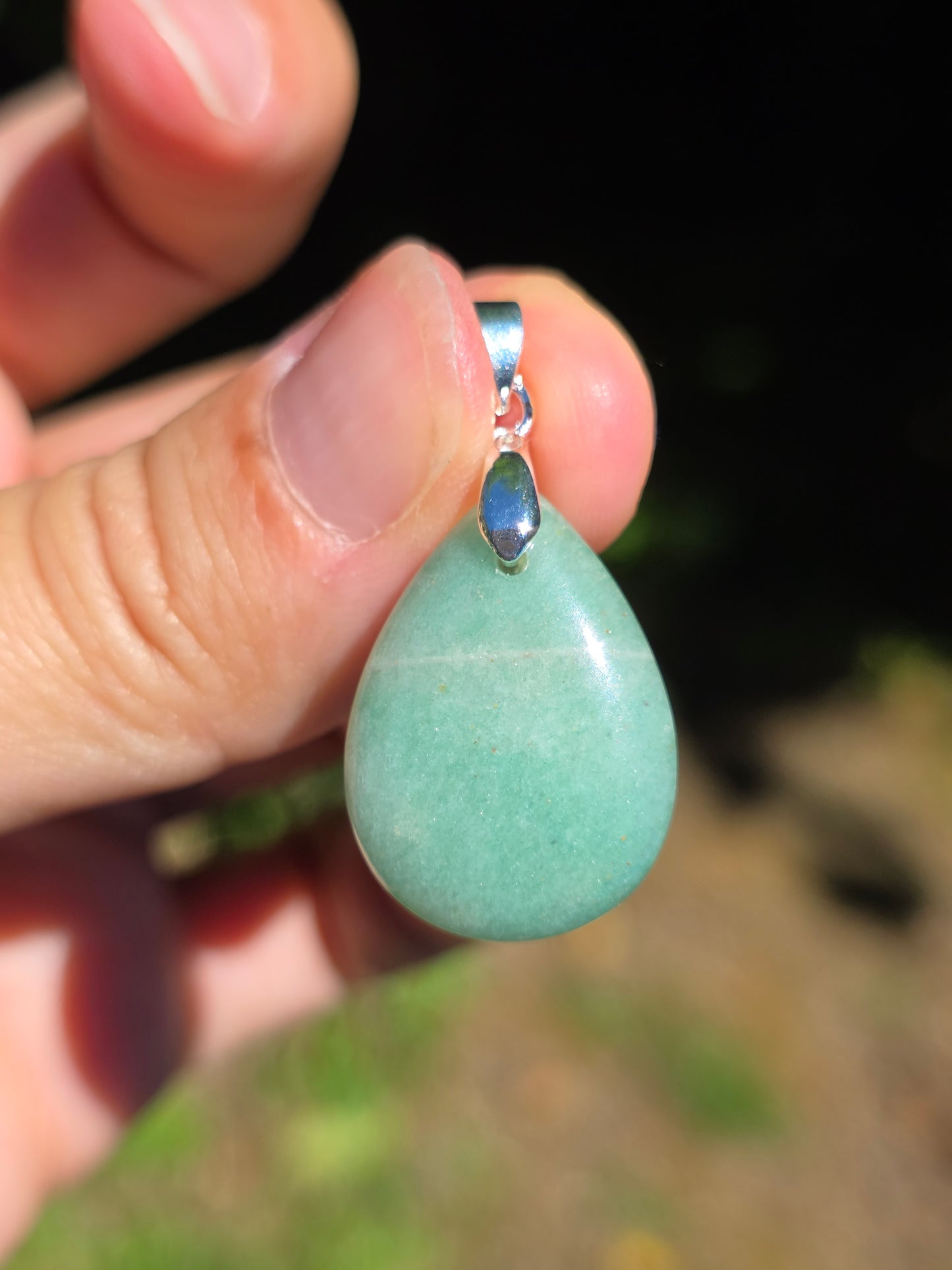 Joli petit pendentif en Aventurine verte
