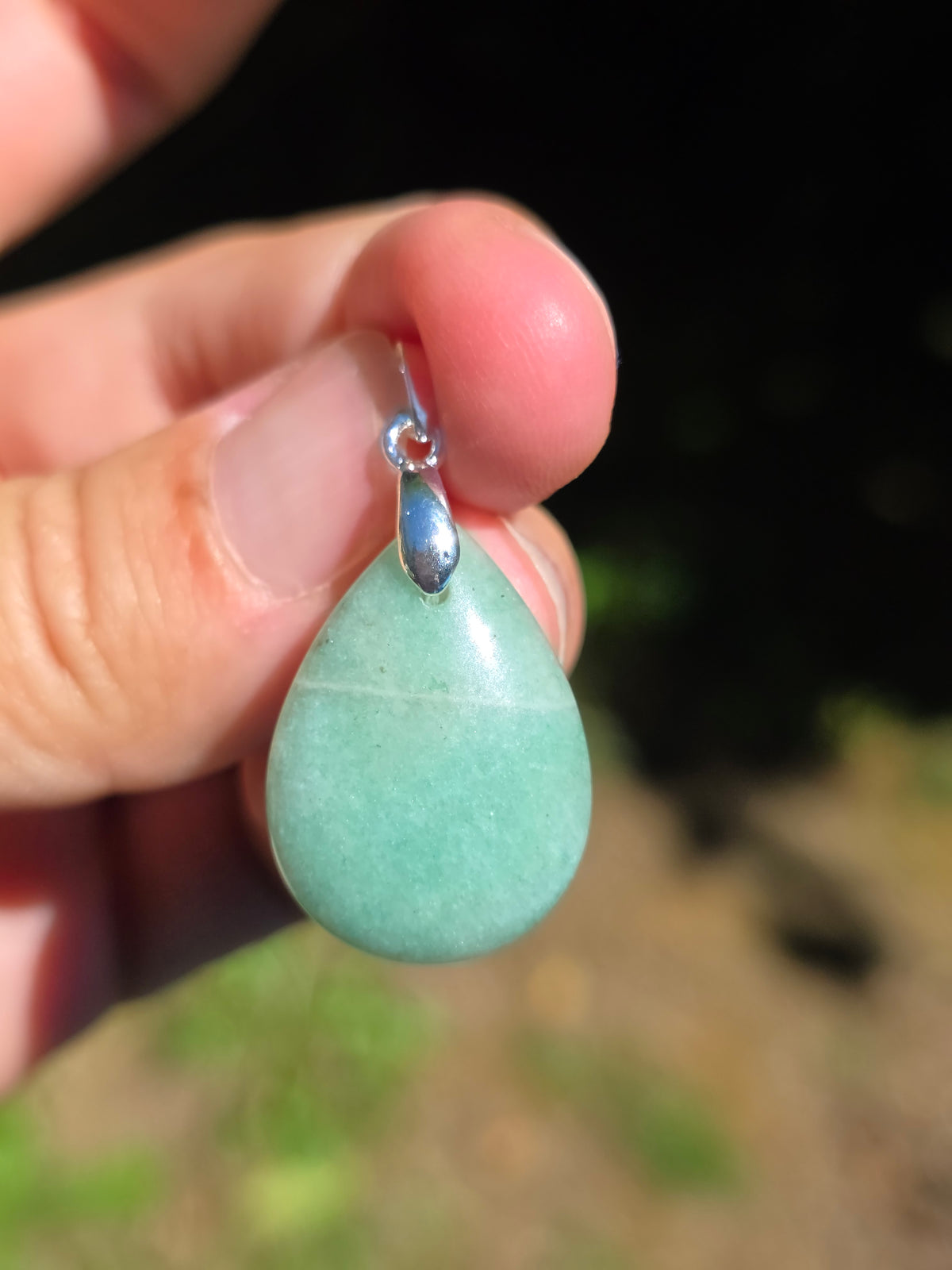 Joli petit pendentif en Aventurine verte