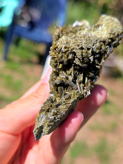 Epidote des carrières de l'Ophite à Lourdes, Hautes-Pyrénées