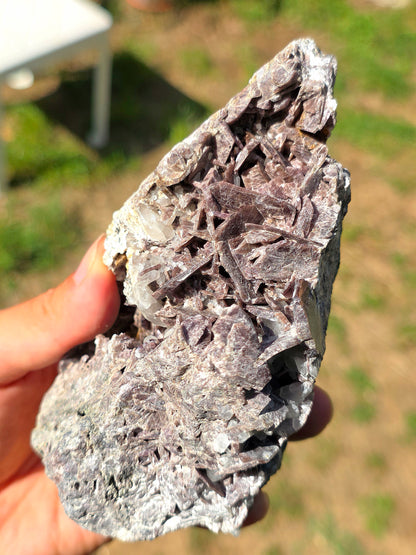 Grosse Axinite de Barèges, Pyrénées.