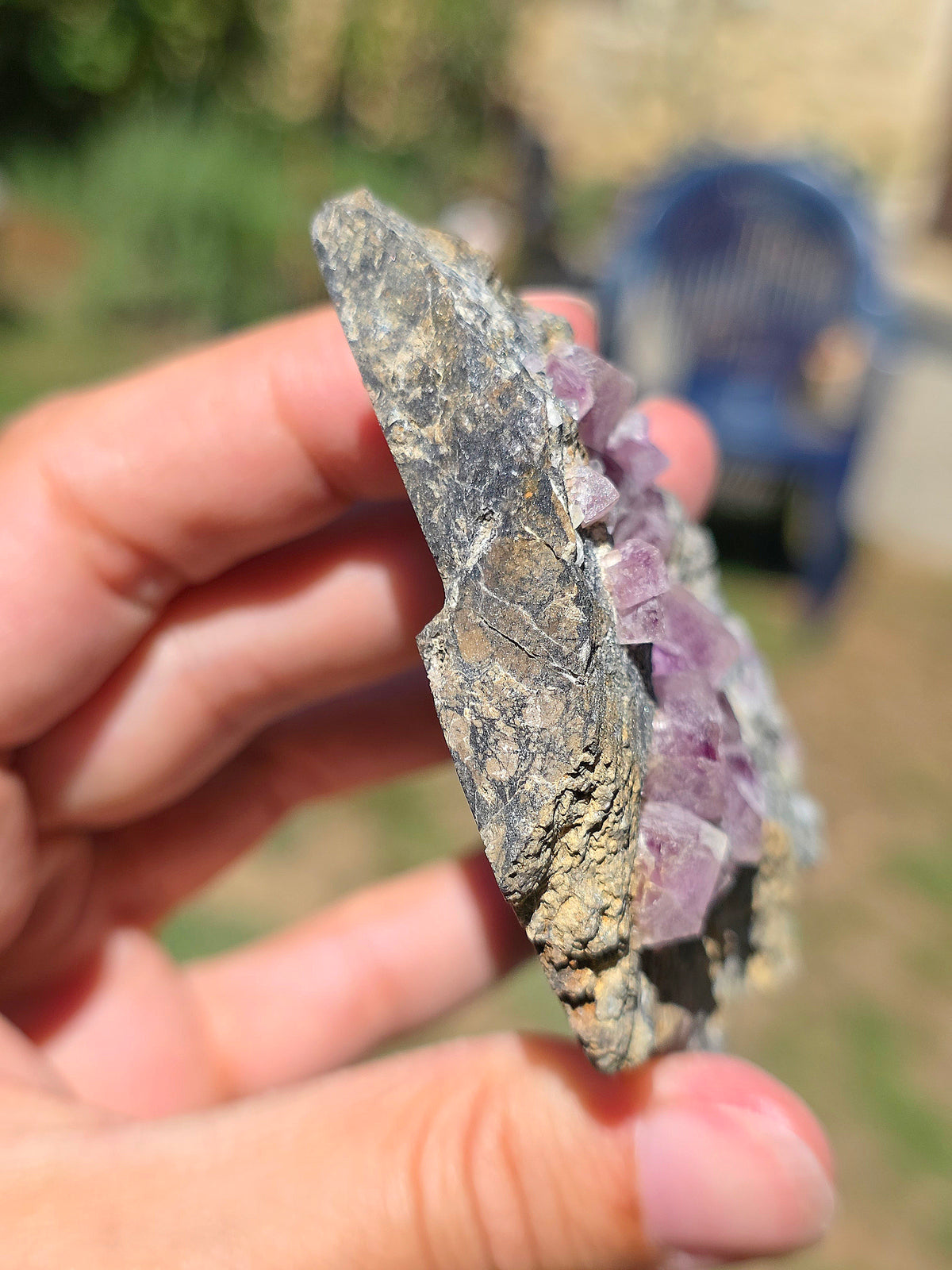 Fluorite rose brute du Béarn
