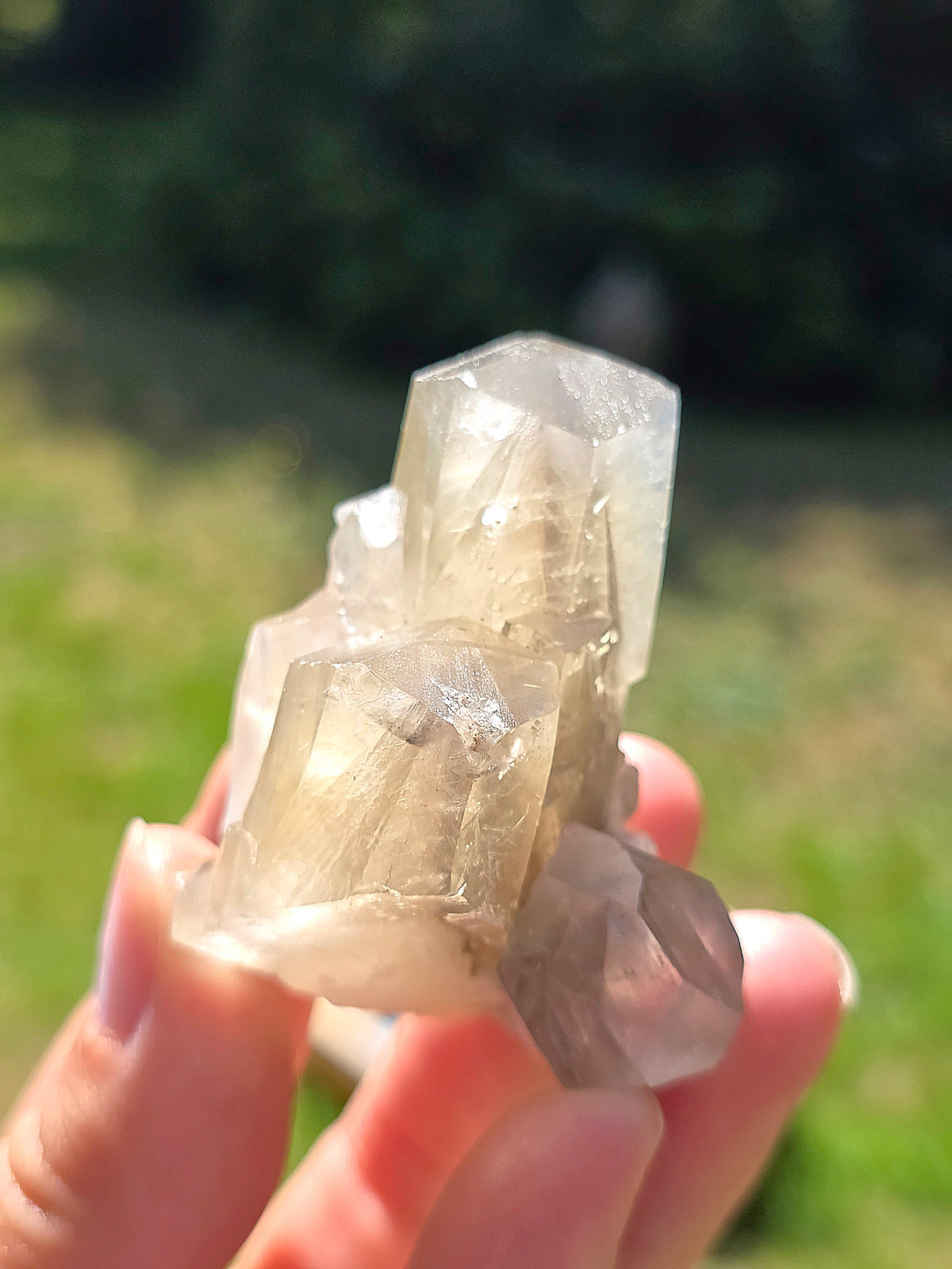 Calcite miel brute avec fantôme des Pyrénées