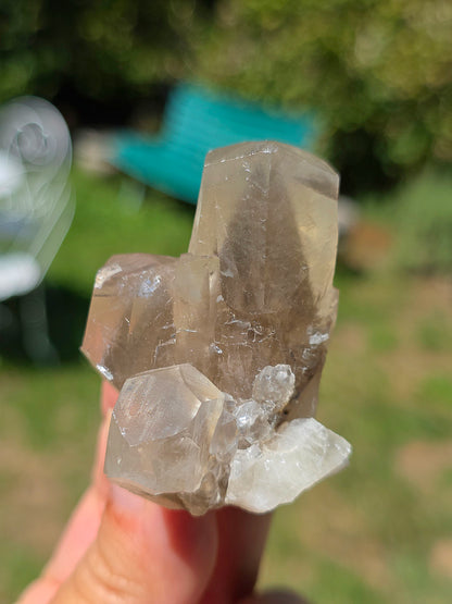 Calcite miel brute avec fantôme des Pyrénées