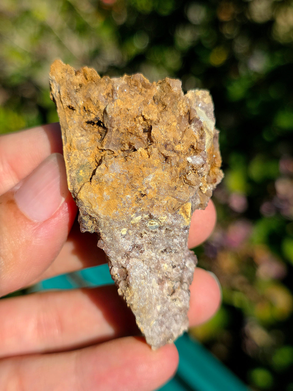 Axinite en provenance de Barèges, Pyrénées