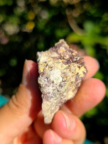 Axinite de barèges, Pyrénées