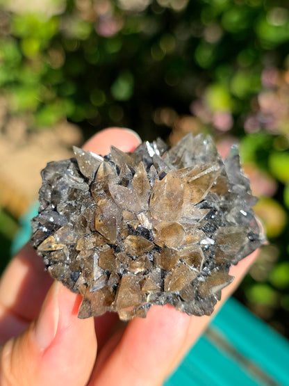 Quartz des Pyrénées sur bitume