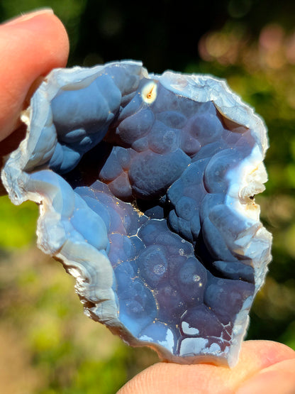 Calcédoine bleue et rouge du Poitou, France
