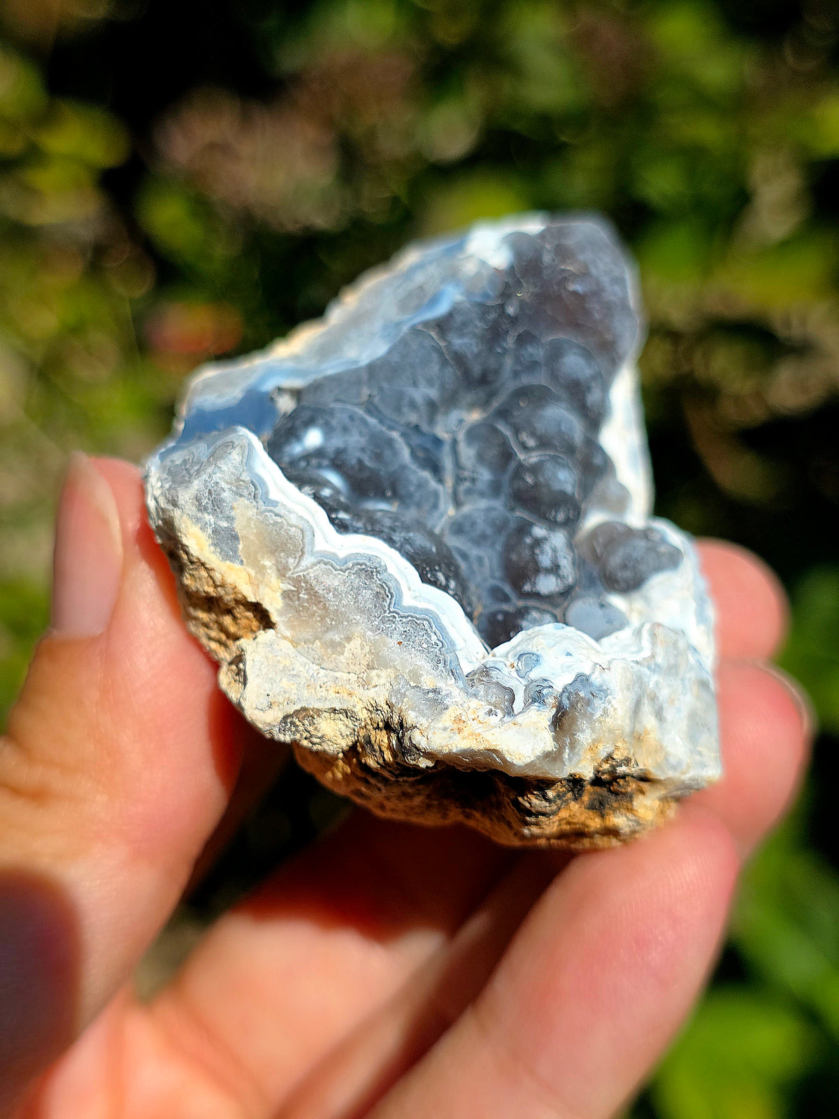 Calcédoine bleue brute du Poitou