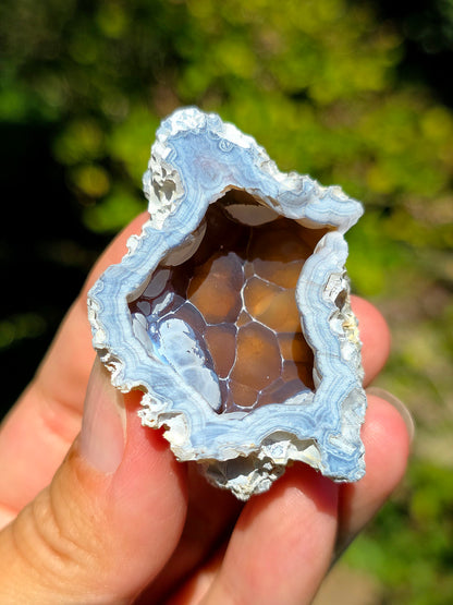 Calcédoine bleue et rouge orangée du Poitou