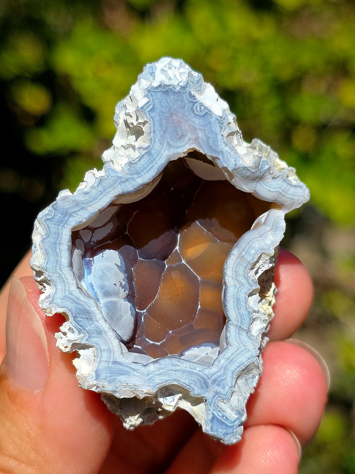 Calcédoine bleue et rouge orangée du Poitou