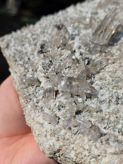 Grande plaque de Quartz et Quartz fumé d'Arrens dans les Hautes- Pyrénées.
