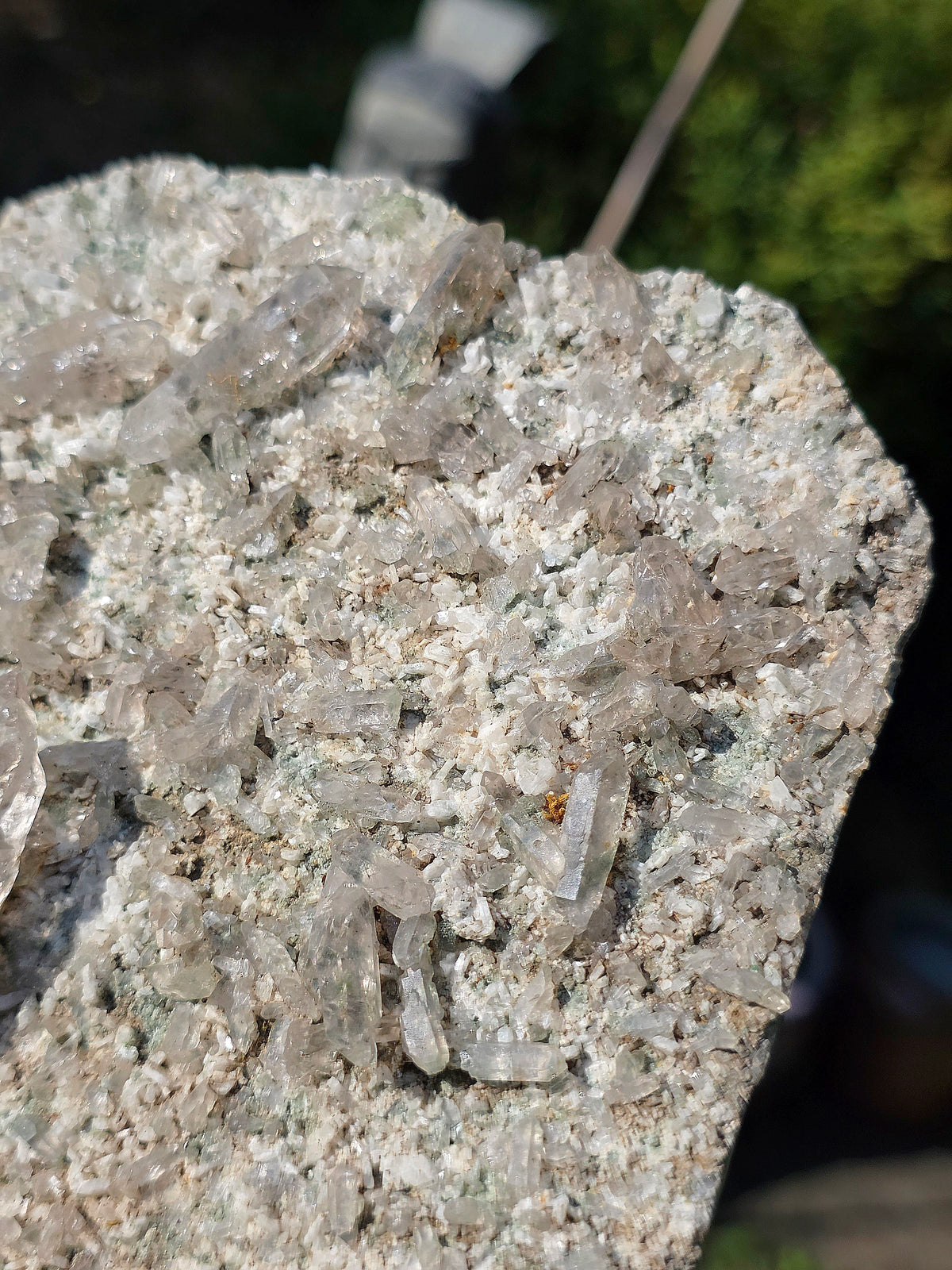 Grande plaque de Quartz et Quartz fumé d'Arrens dans les Hautes- Pyrénées.
