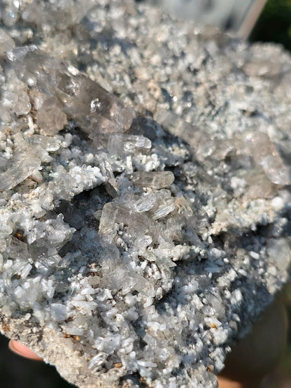 Grande plaque de Quartz et Quartz fumé d'Arrens dans les Hautes- Pyrénées.