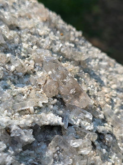 Grande plaque de Quartz et Quartz fumé d'Arrens dans les Hautes- Pyrénées.