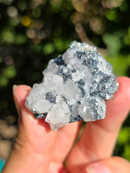 Tétraédrite ariégeoise brute avec Quartz.