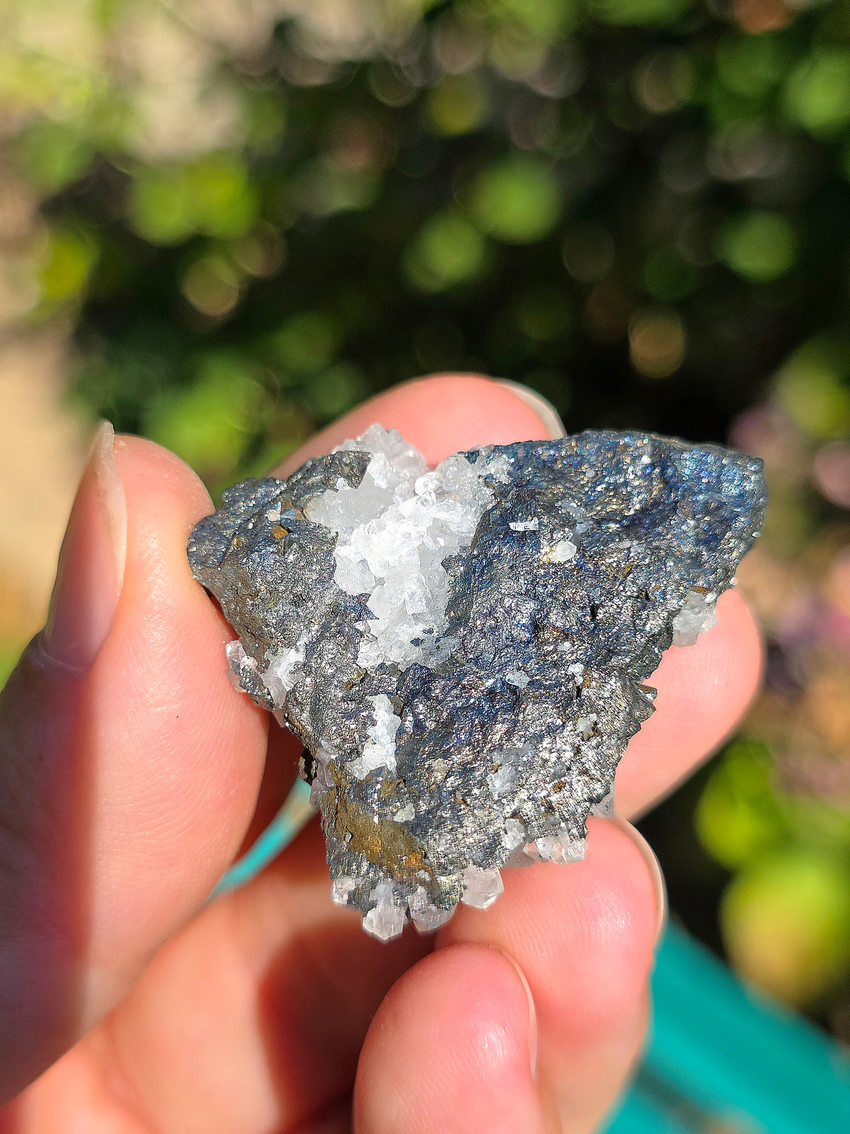 Tétraédrite ariégeoise brute avec Quartz et Chalcopyrite