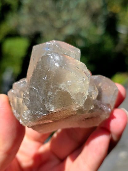 Calcite miel avec fantôme brute des Pyrénées