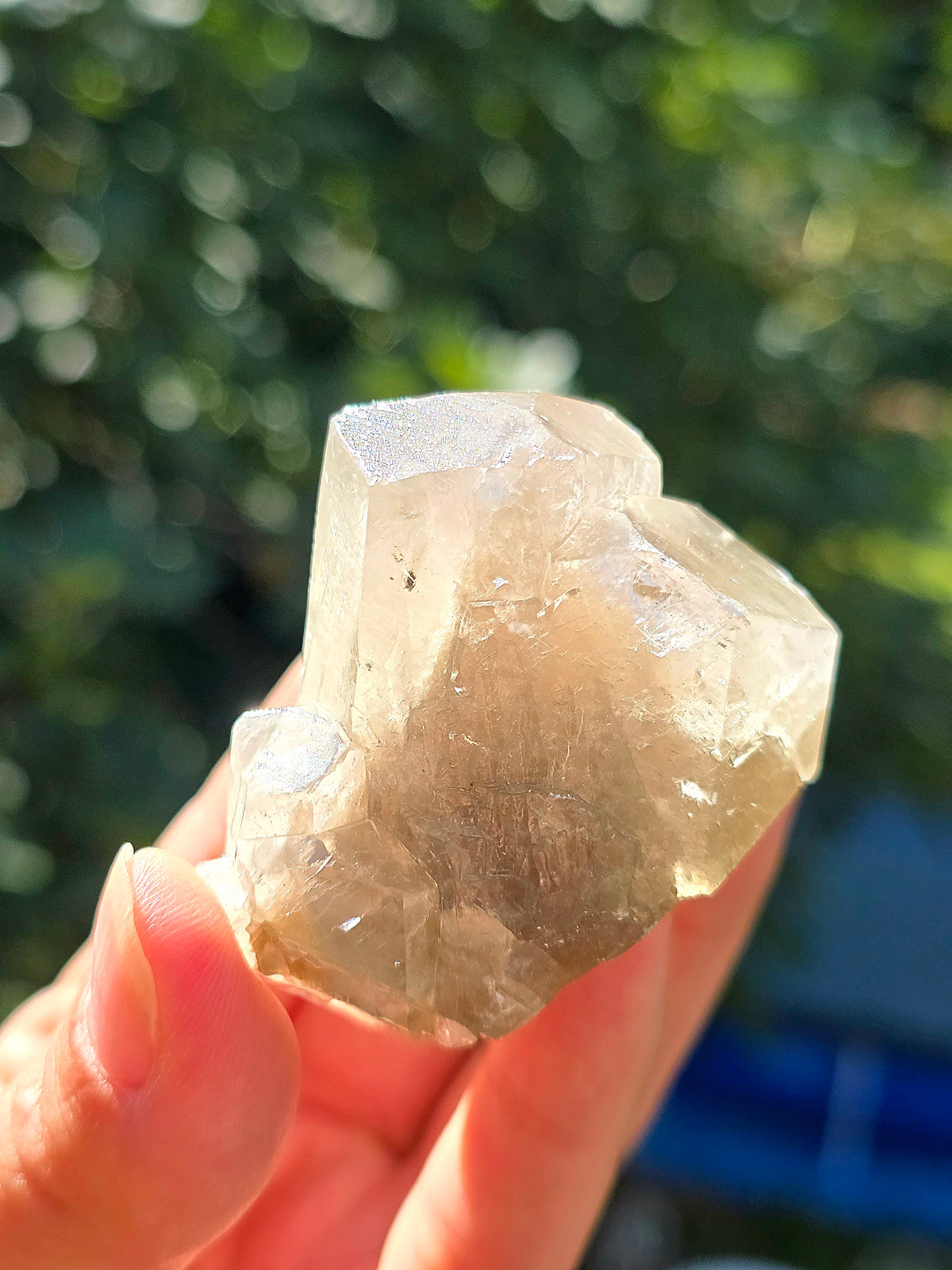 Calcite miel avec fantôme brute des Pyrénées
