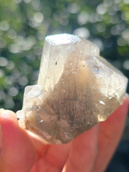 Calcite miel avec fantôme brute des Pyrénées