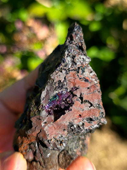 Goethite irisée de Bagnères de Luchon dans les Pyrénées