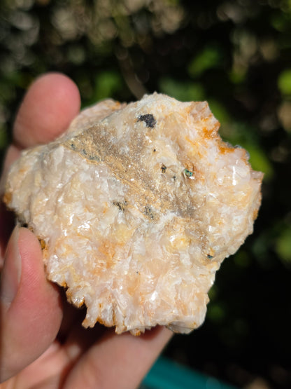 Malachite sur Gypse et Dolomite de Touissit Bou-Becker au Maroc