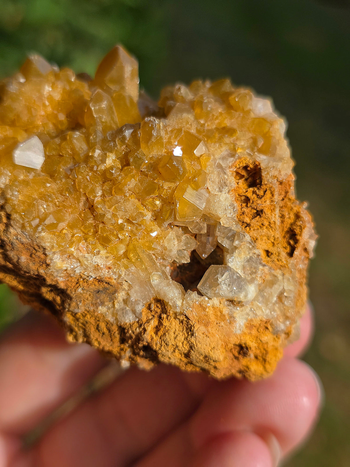 Quartz brut avec inclusions de Limonite