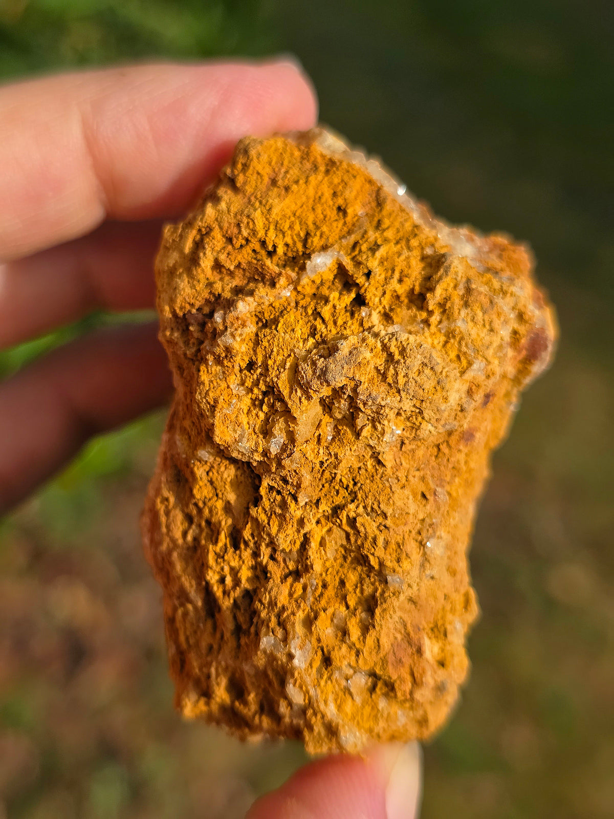 Quartz brut avec inclusions de Limonite