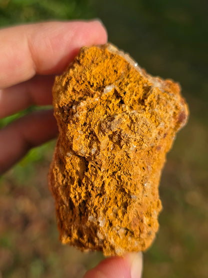 Quartz brut avec inclusions de Limonite