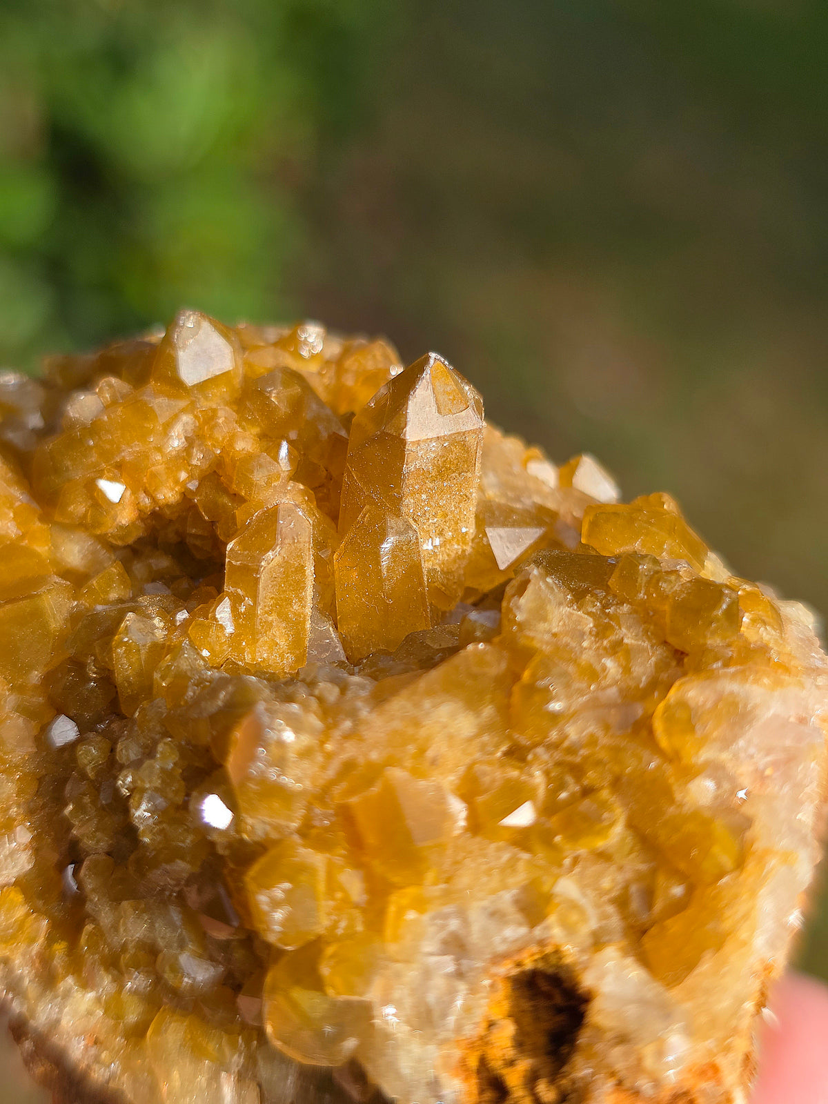 Quartz brut avec inclusions de Limonite