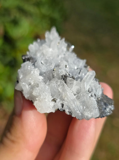 Quartz du Pérou avec inclusions de Pyrite et de Galène.