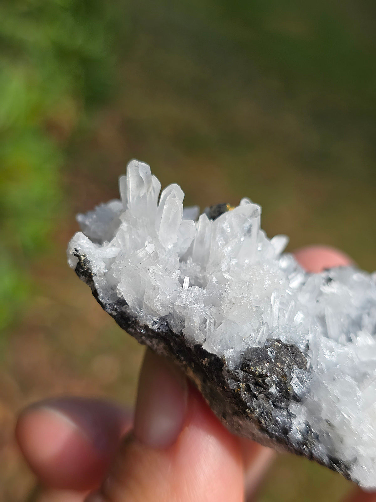 Quartz du Pérou avec inclusions de Pyrite et de Galène.