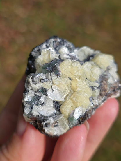 Muscovite, de Fluorite et de Tourmaline noire de Namibie