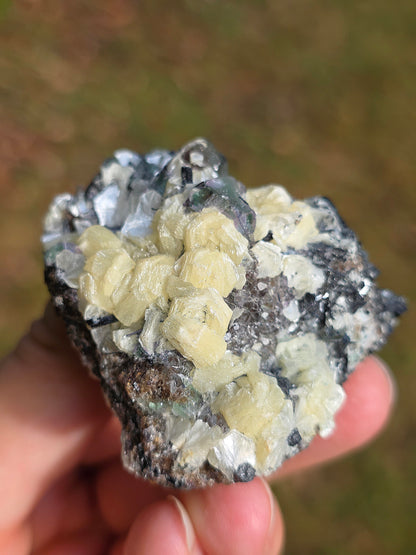 Muscovite, de Fluorite et de Tourmaline noire de Namibie
