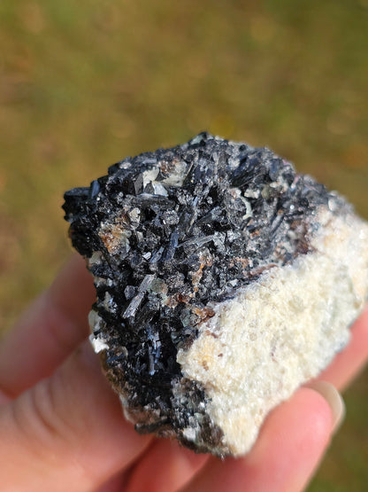 Muscovite, de Fluorite et de Tourmaline noire de Namibie